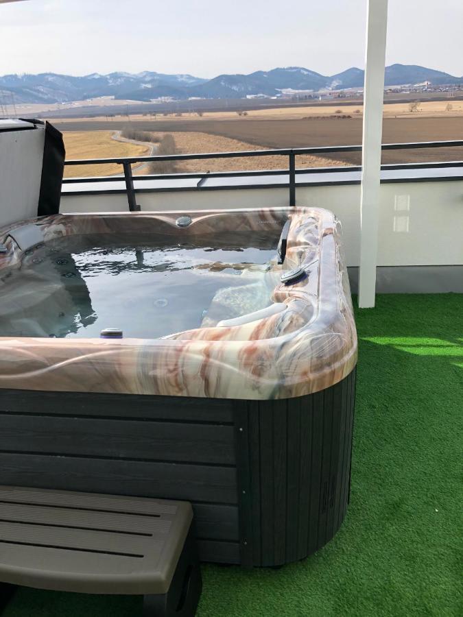 Tatra Billetee Apartman S Luxusnym Vyhladom Na Vysoketatry A Sukromnym Wellness Poprad Zewnętrze zdjęcie