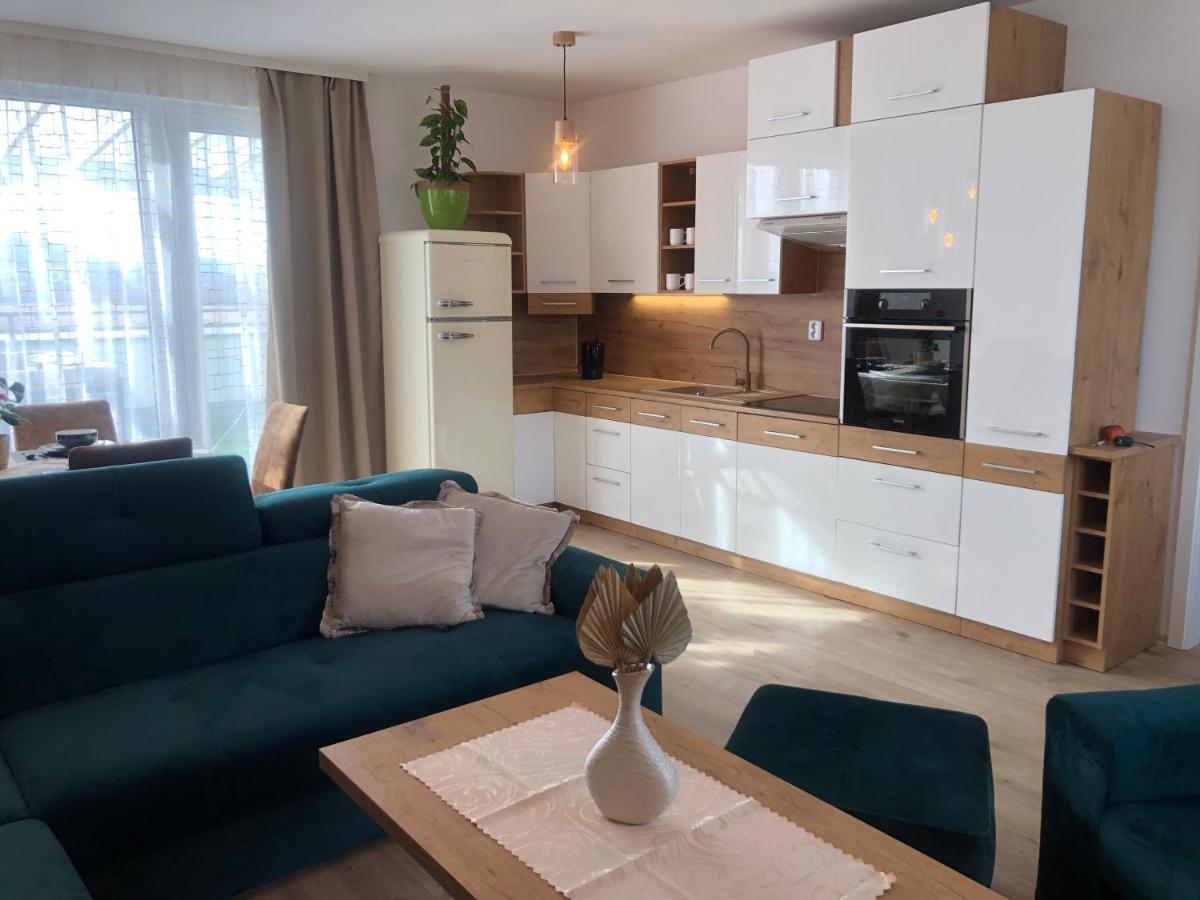 Tatra Billetee Apartman S Luxusnym Vyhladom Na Vysoketatry A Sukromnym Wellness Poprad Zewnętrze zdjęcie