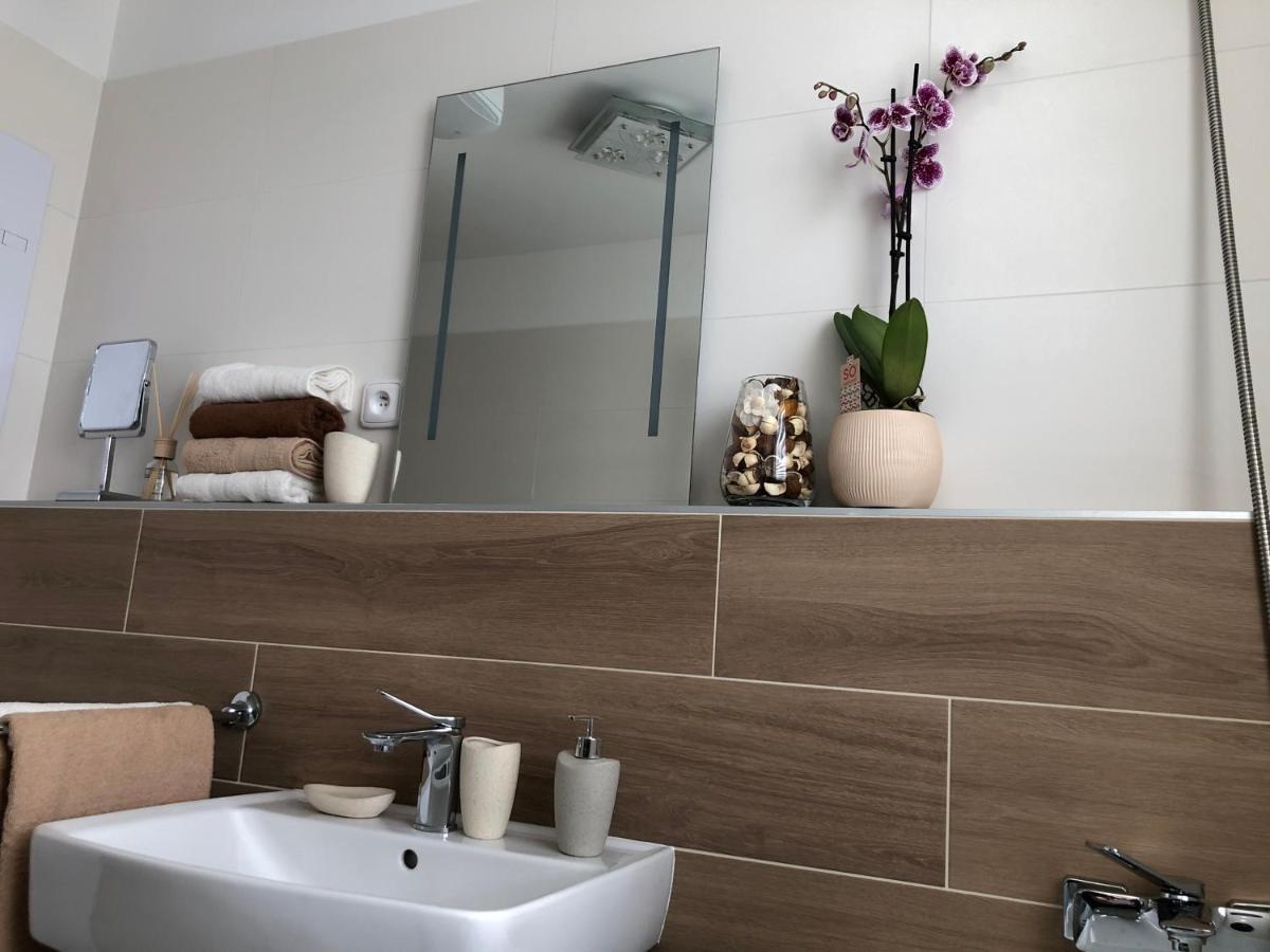 Tatra Billetee Apartman S Luxusnym Vyhladom Na Vysoketatry A Sukromnym Wellness Poprad Zewnętrze zdjęcie